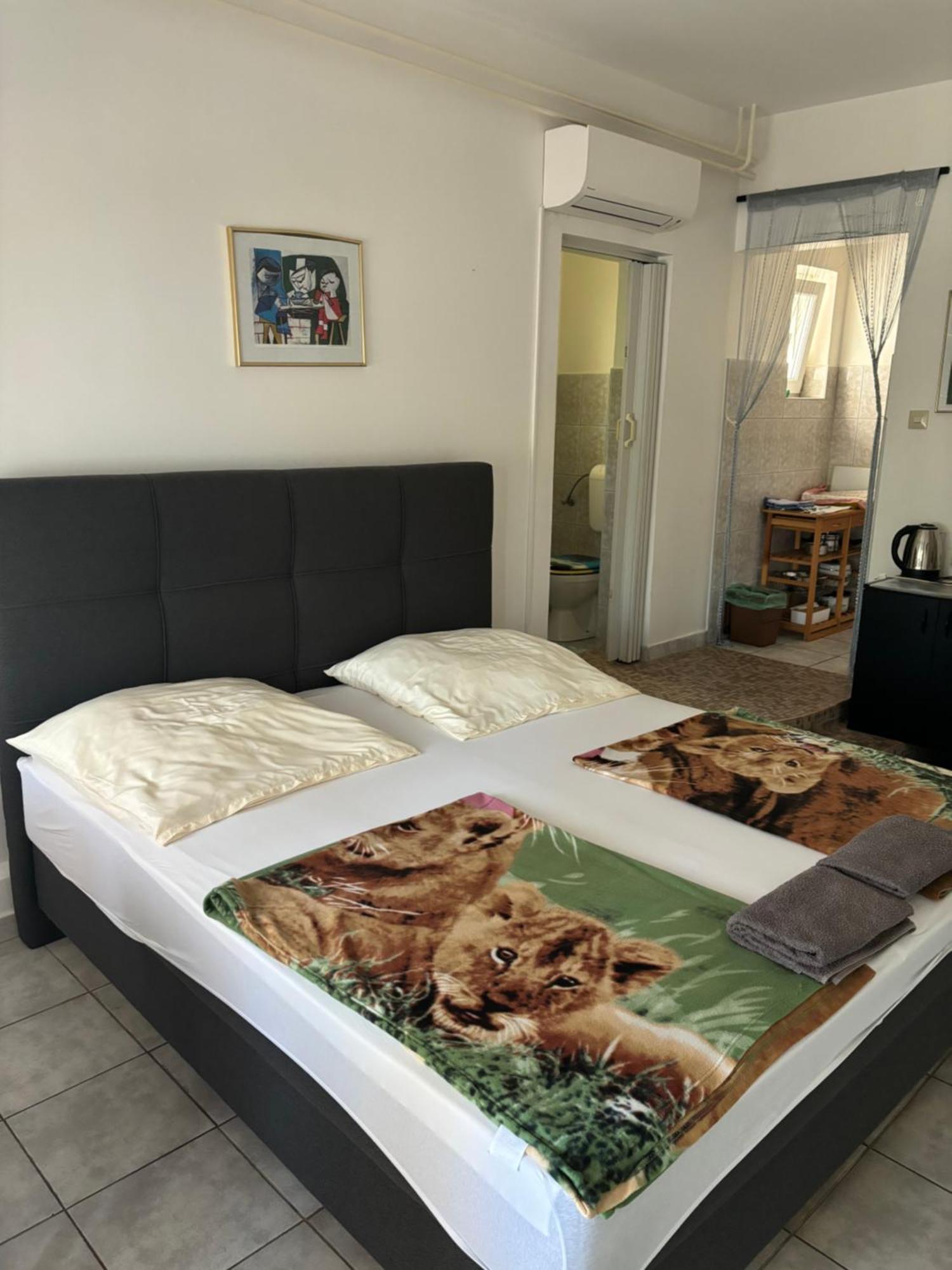 Villa Julian & Juliana Krk Town Room photo