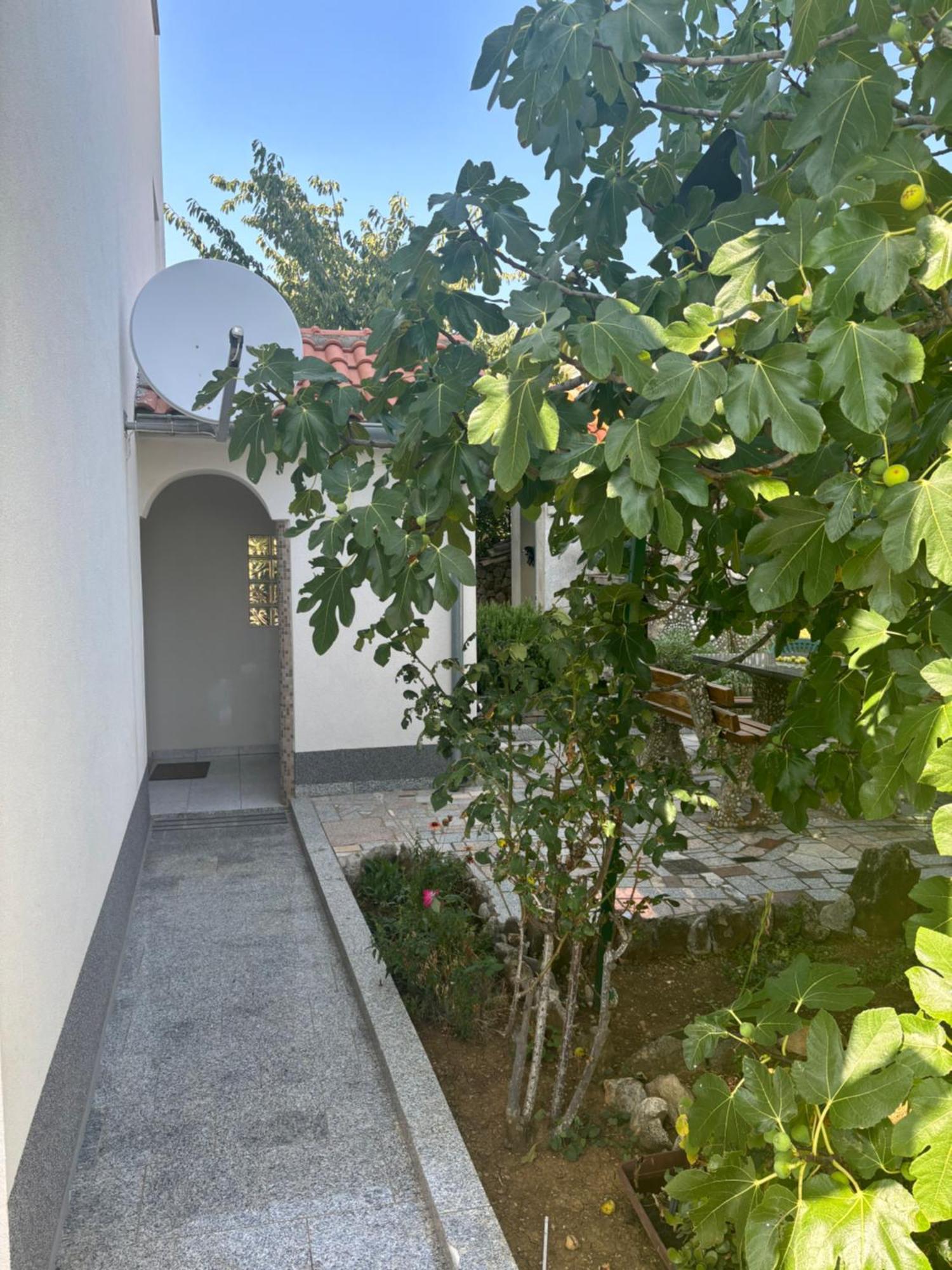 Villa Julian & Juliana Krk Town Exterior photo